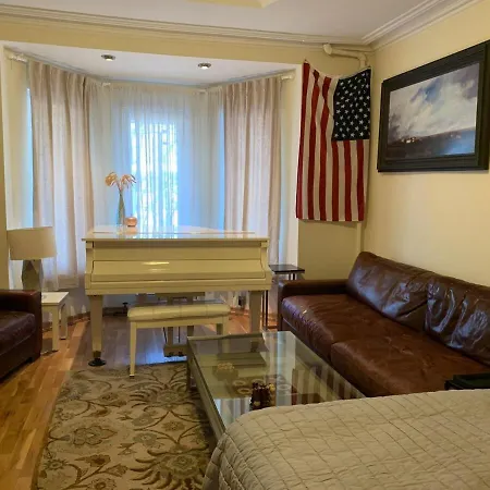 Nyc Apartment By The Harbor